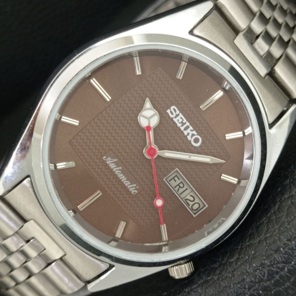 Vintage 1986 Seiko Automatic Mens Silver Watch WDaydate  Brown Accents